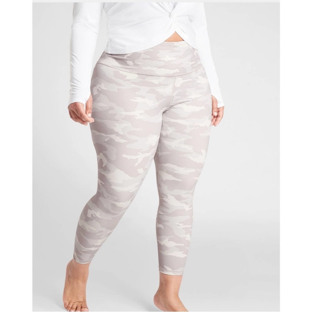 NWT Athleta Elation Camo White Gray 7/8 Tight Leggings 3X